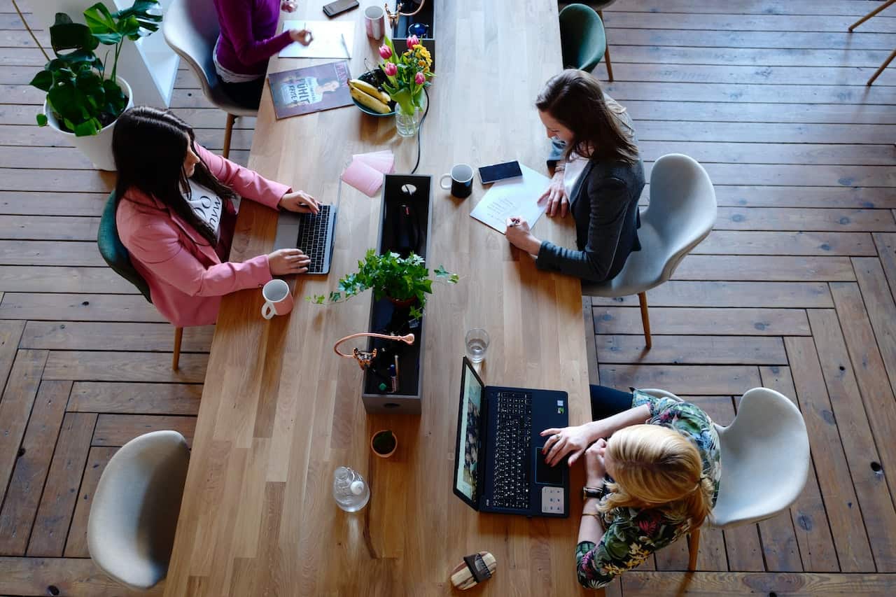 Differentiating the Practices of Marketing vs Advertising